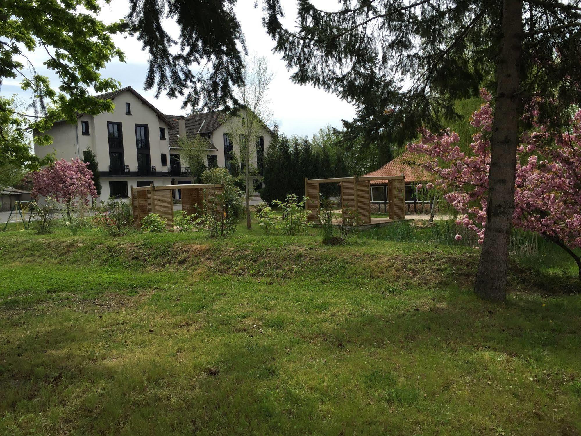 Logis - Hotel Restaurant La Mire Vierzon Kültér fotó