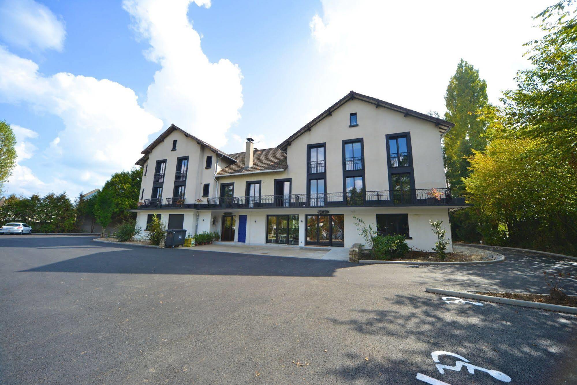 Logis - Hotel Restaurant La Mire Vierzon Kültér fotó